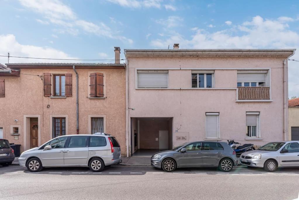 Lumignons Lyonnais - Doua Lägenhet Villeurbanne Exteriör bild